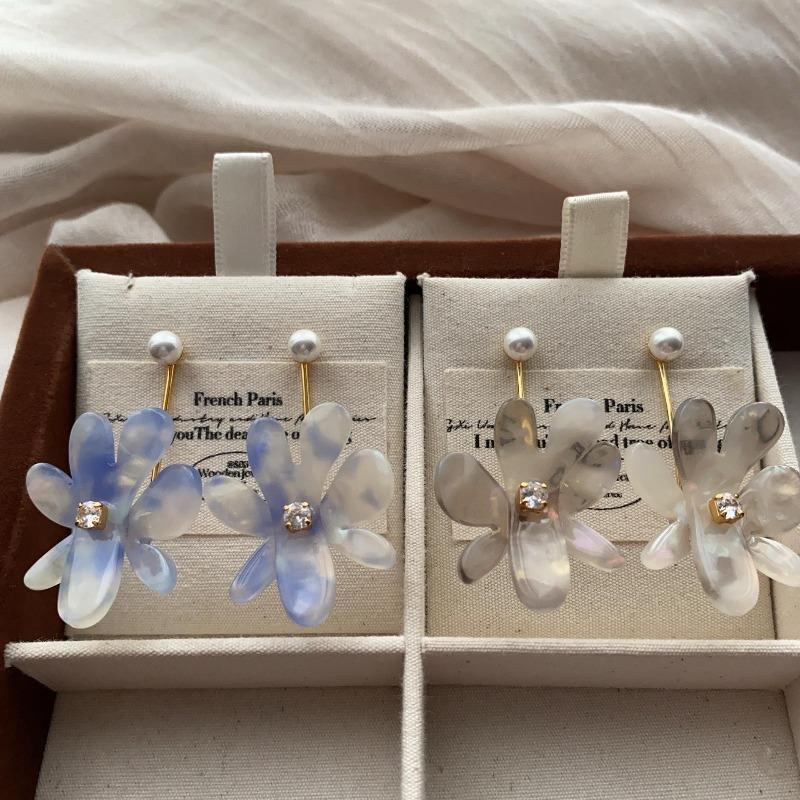 Small Fresh Acetate Board Flower Pearl Stud Earrings Removable Light Luxury High Sense Fashion Beauty Gradual Change Earrings
