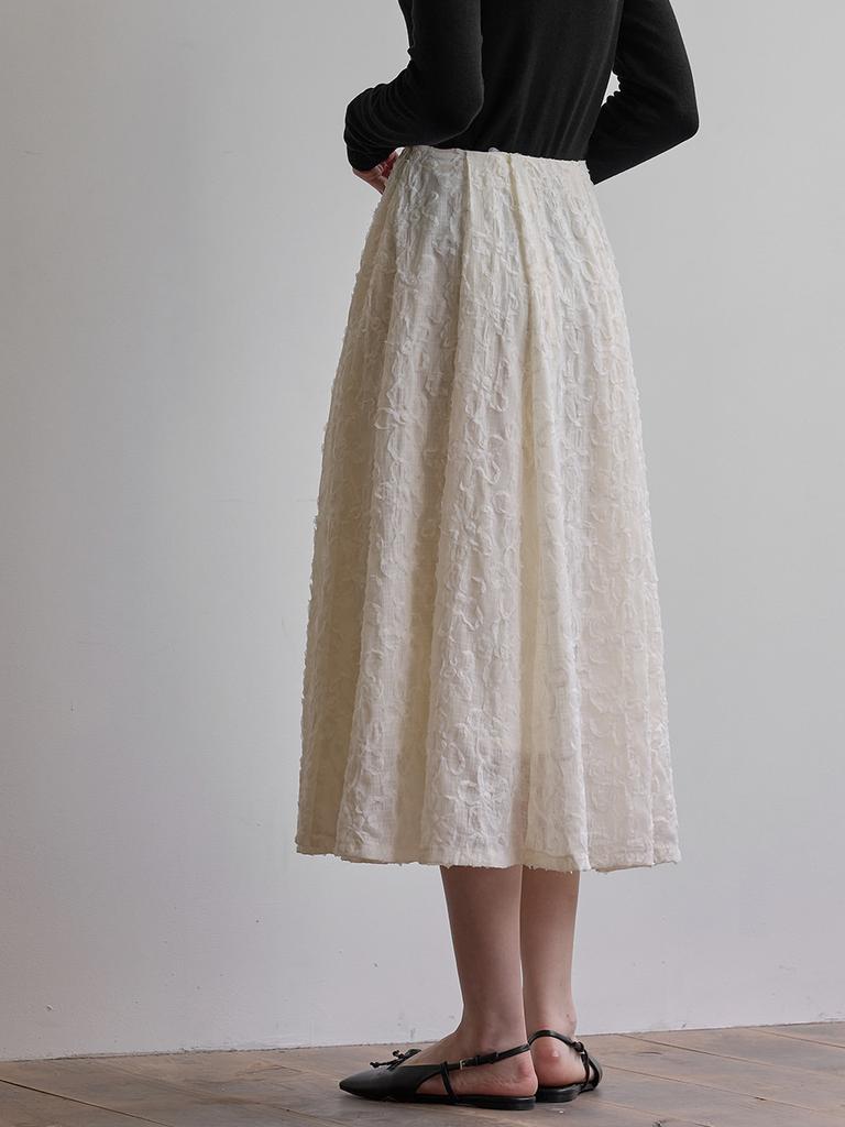 B Muse Mansion Flower Tuck Flare Skirt - Cream
