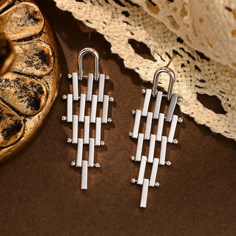 

Geometric Trapezoid Metal Dangle Earrings: Bold, Fashionable & Unique Niche Design for Women