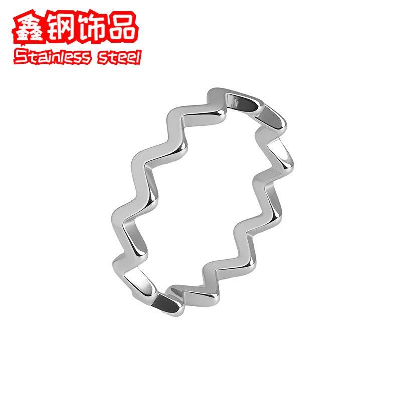 Simple Glossy Plain Circle Wavy Ring for Women, Fashionable Versatile Aperture, Minimalist Style Niche Design Stacked Ring