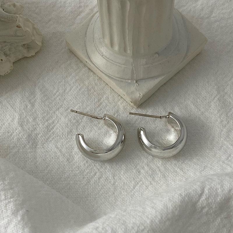 2022 Elegante Mückenabwehr-Ohrclips: Luxus-Nischendesign, Ohrringe ohne Piercing für Frauen