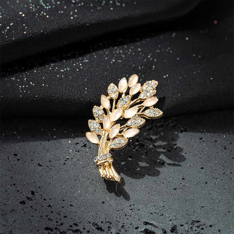 Elegant Korean-Style Flower Brooch: Versatile Fashion Accessory In Alloy
