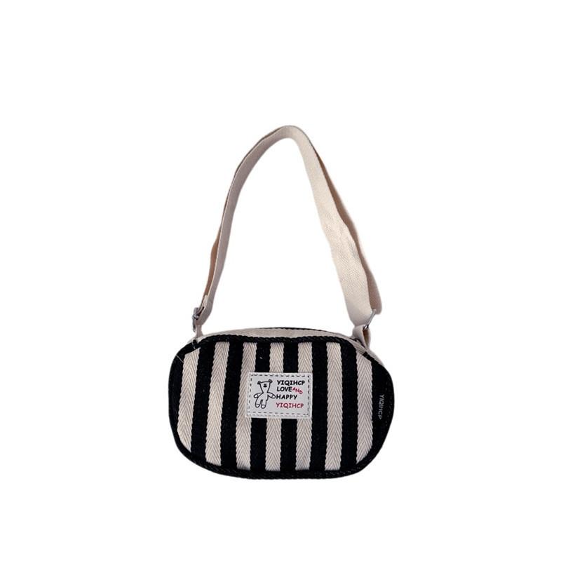 Trendy Animal Pattern Canvas Shoulder Bag For Kids Lightweight And Stylish For Preschool Plaid