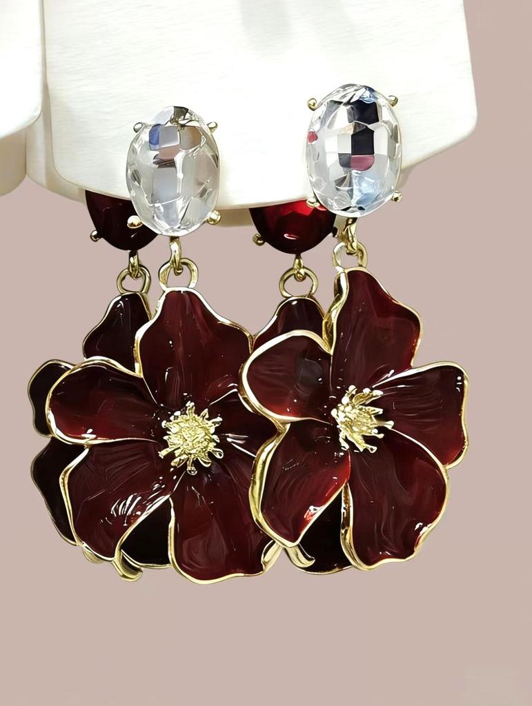 French Retro Drip Oil Rhinestone Flower Stud Earrings: Sweet and Luxurious Accessories for Women