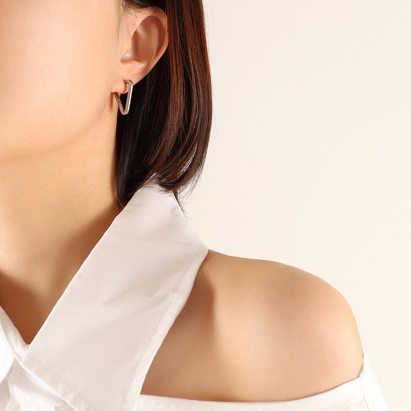 Japanese Autumn/Winter Geometric Heart Earrings: Women's 18K Gold-Plated Titanium Studs