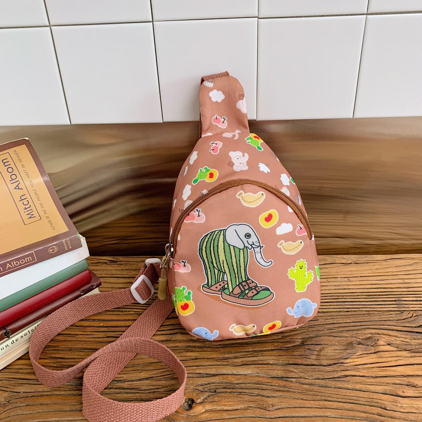 

AI Classic Mountains and Seas Kids Chest Bag - Mini Crossbody for Boys & Girls, Trendy and Outdoor Ready 13x6x18cm коричневый