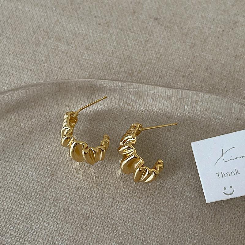 Design Sense Folded Croissant Bag Earrings Women'S Niche Unique Personality Fashion Temperament Elegant Versatile Earrings