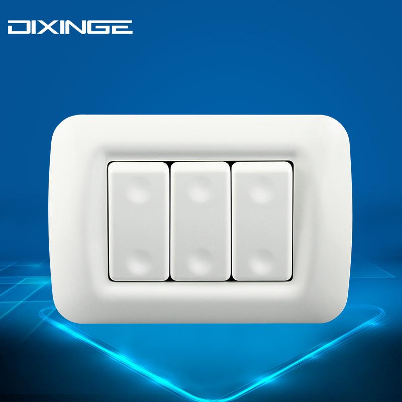 Three-Gang Single-Pole Italian Wall Switch, 118 Type PC Panel, 10A, Italian Standard Single-pole triple-switch