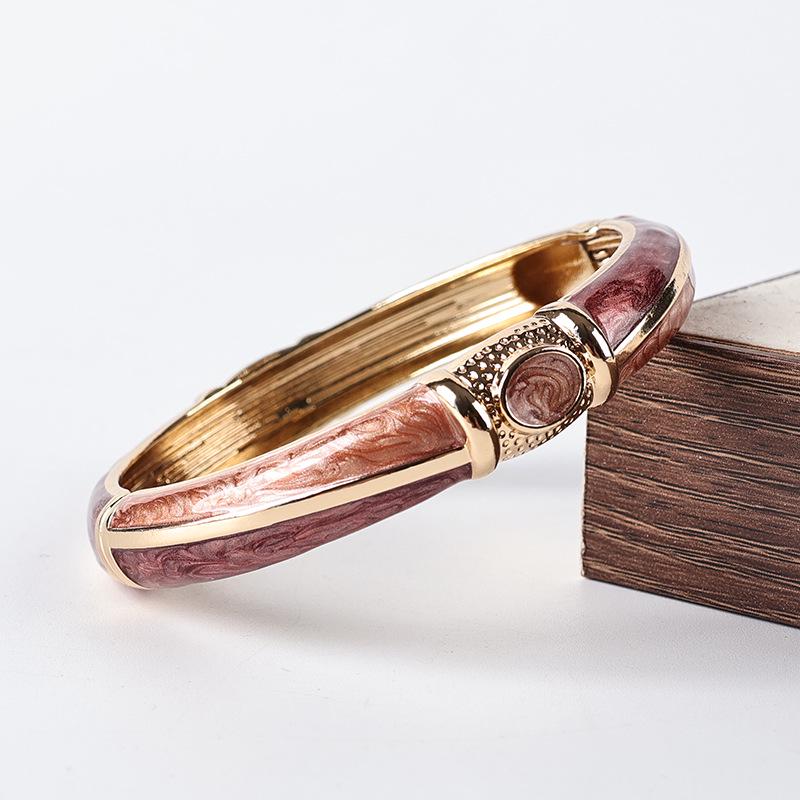 Retro Geometric Women's Elastic Bracelet - Fashion Drip Oil Series