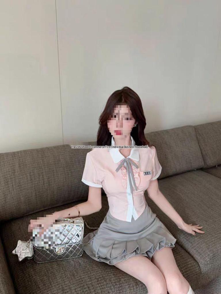 Koreanische JK-Uniform für Damen: Süßes rosa Schleifenhemd & Plisseerock Set