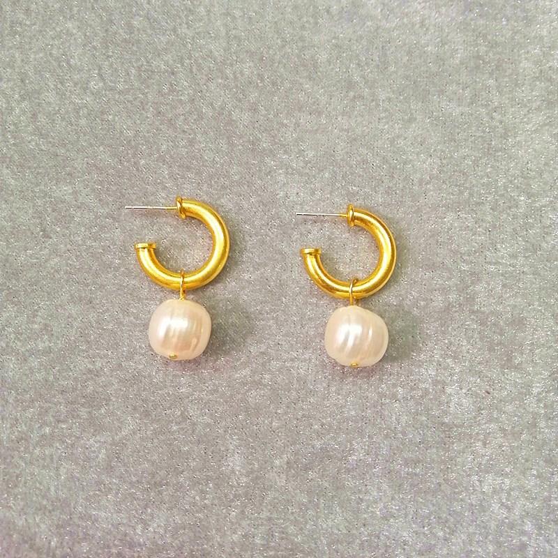 Meier Freshwater pearl earrings - baroque design, gold-plated, minimalist style, 925 sterling silver posts
