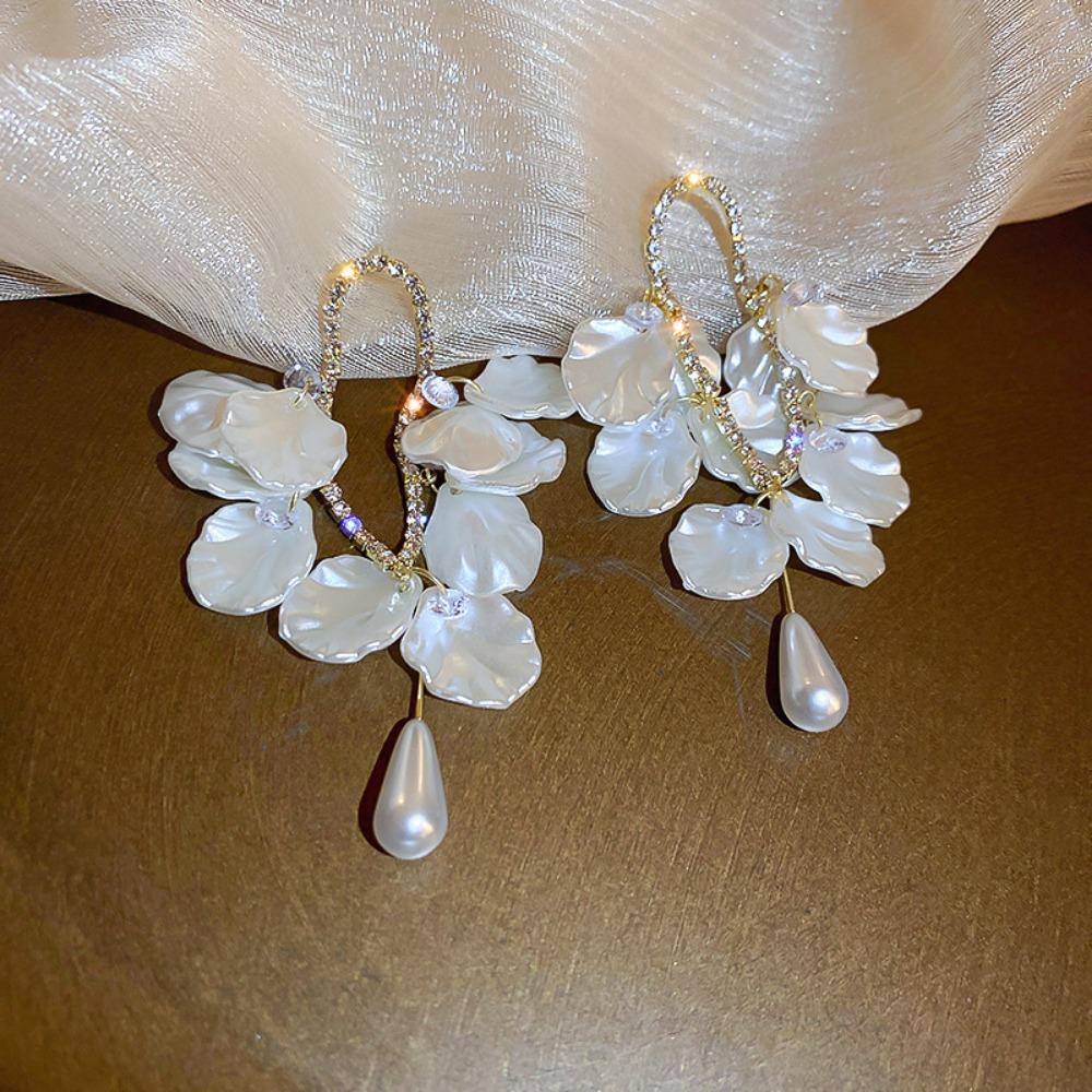 French Retro Flower Butterfly Pearl Fringed Earrings Light Luxury High-end Stud Earrings Niche Versatile Earrings Women