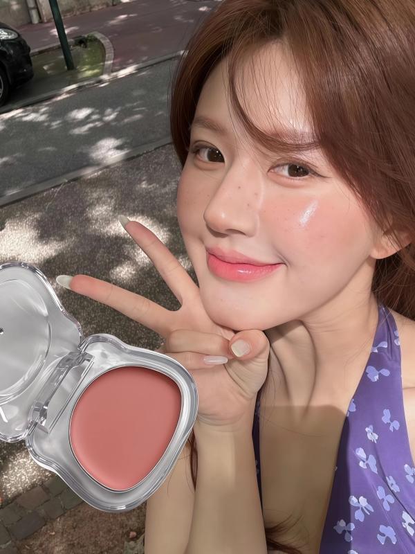Zhao Lusi's Water-Glow Blush Cream for a Natural, Clear Look, Multi-Use, Korean Style, New Model, Naturally Translucent, Expands and Contracts