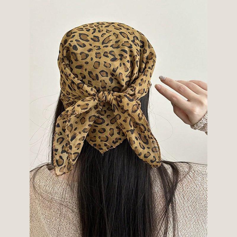 

Retro Leopard Print Square Scarf for Women Girls Silk Scarf High Quality Comfortable Fashion Headscarf Floral Satin Fabric Scarf One Size
