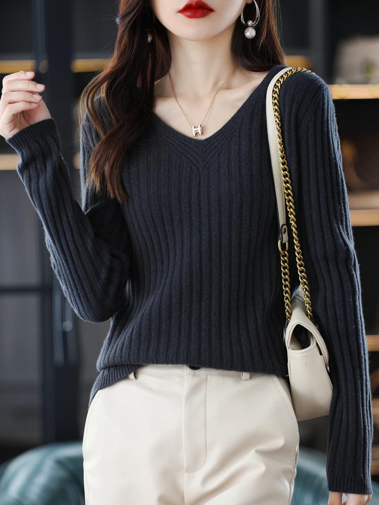 Dámský pletený svetr s výstřihem do V a dlouhým rukávem