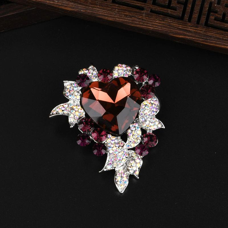 Vintage Crystal Brooch High -End Corsage Female Accessories Pin Simple Coat Suit Accessories