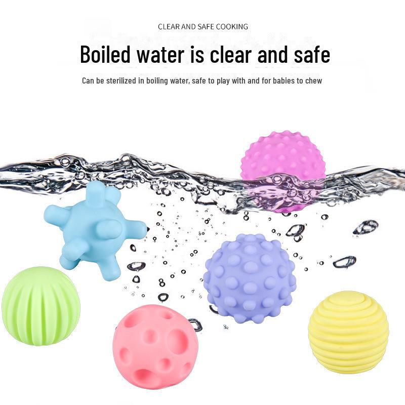 Cute Cartoon Vinyl Baby Hand Grab Ball Bath Toy with Squeeze Sound for Children Play In Water