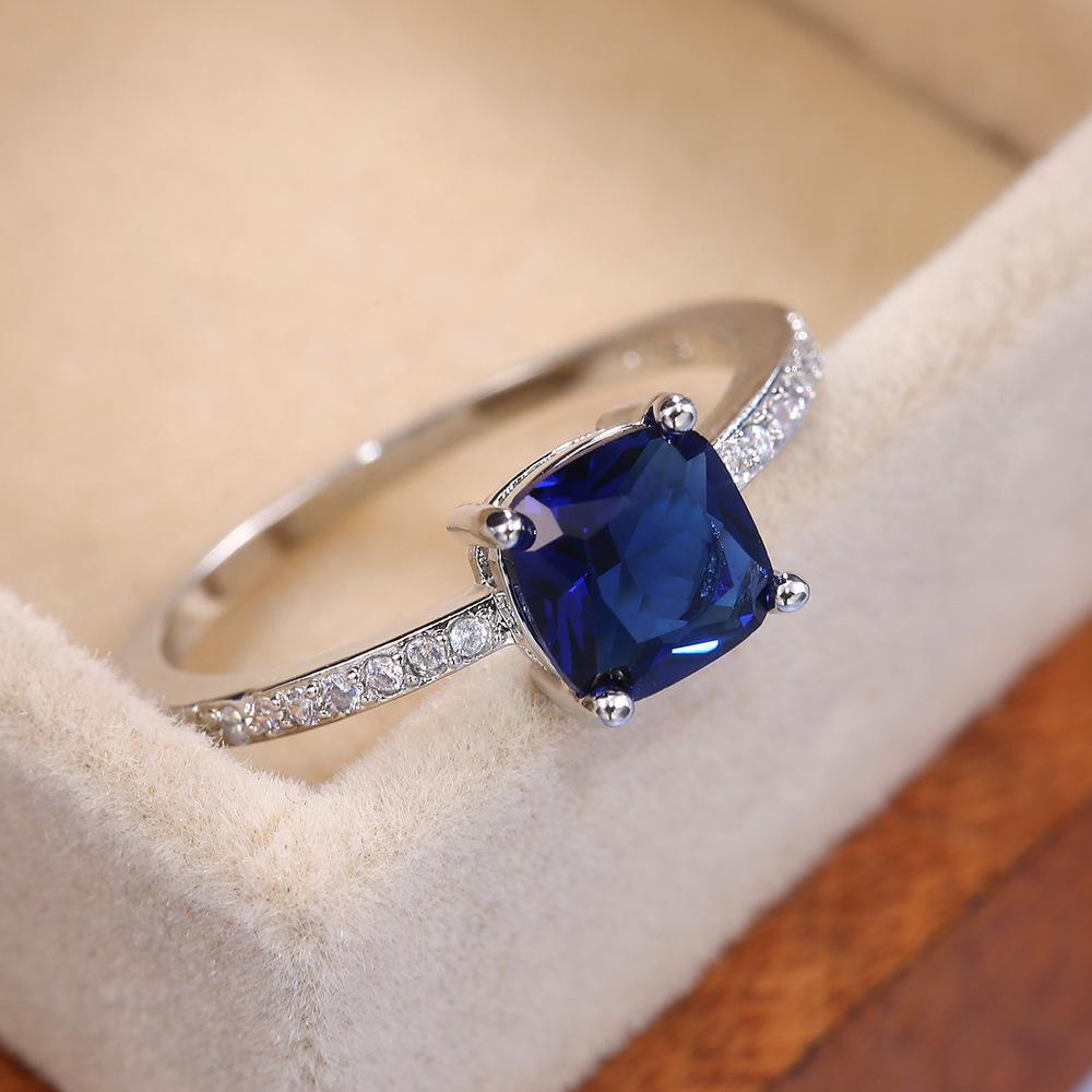 Blue Cube Zircon Ring Fashionable and Elegant High End Women's Bridal Wedding Luxury Personalized Jewelry Accessories