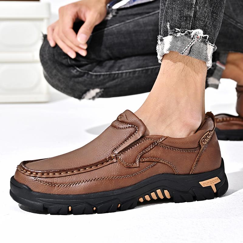 Nové kožené ležérní boty pro muže, pohodlné mokasíny, módní měkké klasické boty pro řízení, neklouzavé turistické boty