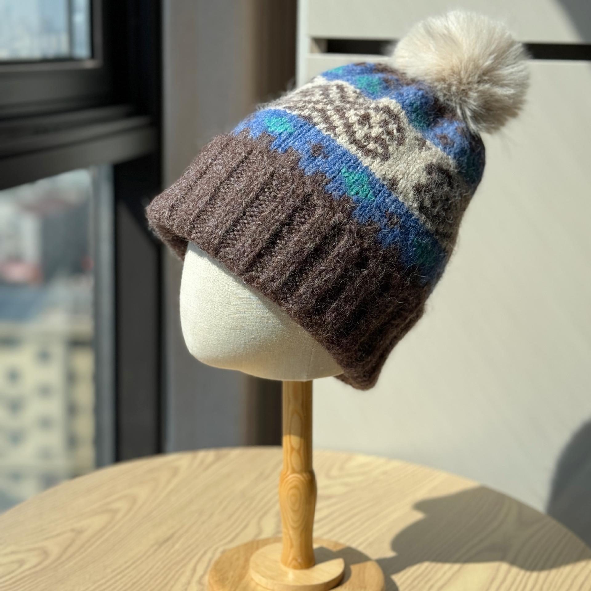 

Жаккардовая ретро вязаная шерстяная шапка в стиле Фэр-Айл для женщин Новая осенне-зимняя теплая защита ушей и защита от холода Уличная шапка-пуловер one size