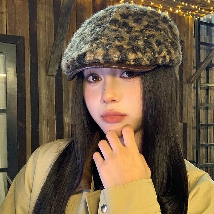 Velvet Leopard Print Forward Hat for Women In Autumn and Winter Versatile Personality Beret Windproof and Warm Baseball Cap