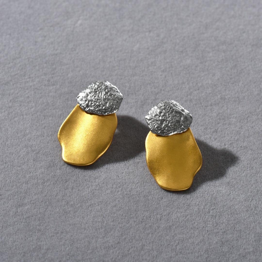 Spring Gold And Silver Color Matching Irregular Texture Pattern Round S925 Silver Needle Earrings Niche Personalized Earrings