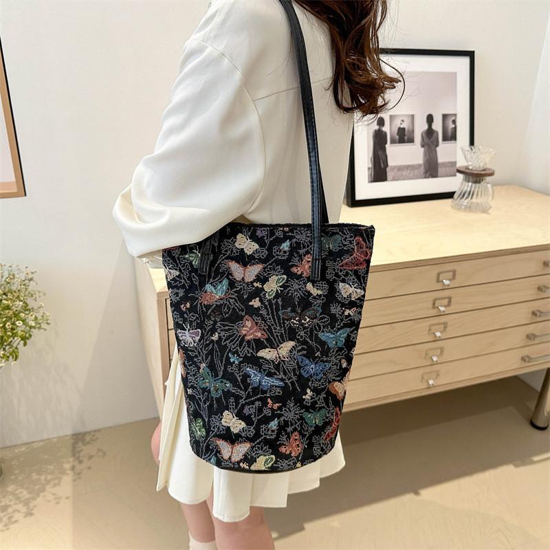 Chic And Versatile Casual Shoulder Tote Bag For Women With Butterflies Design