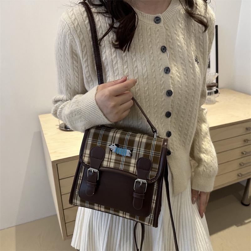 Fashion Retro and Beautiful Backpack for Women 2025 New College Style Small Backpack Casual Work Commute Small Square Bag No