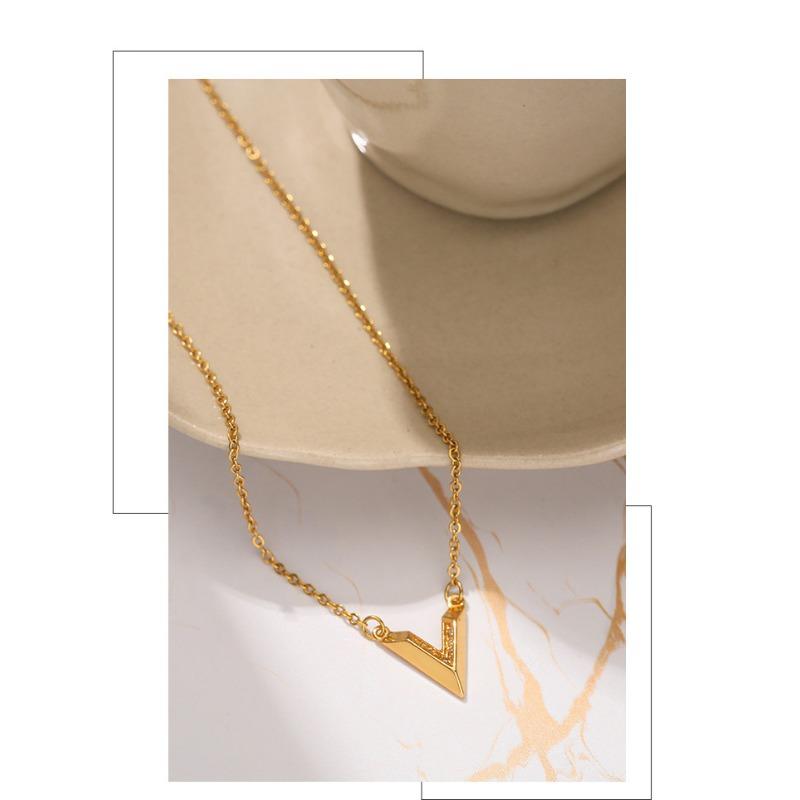 Ins Style Simple V Shaped Diamond Pendant Titanium Steel Clavicle Necklace For Women