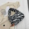 Korean Style Plush Underarm Bag Mini Shoulder Bag Simple Leopard Print Handbag  Girl