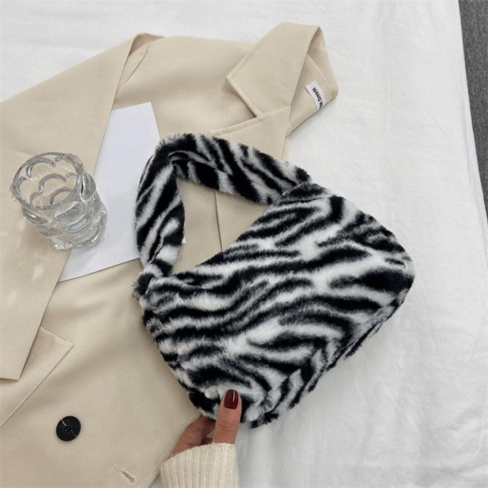 Korean Style Plush Underarm Bag Mini Shoulder Bag Simple Leopard Print Handbag  Girl