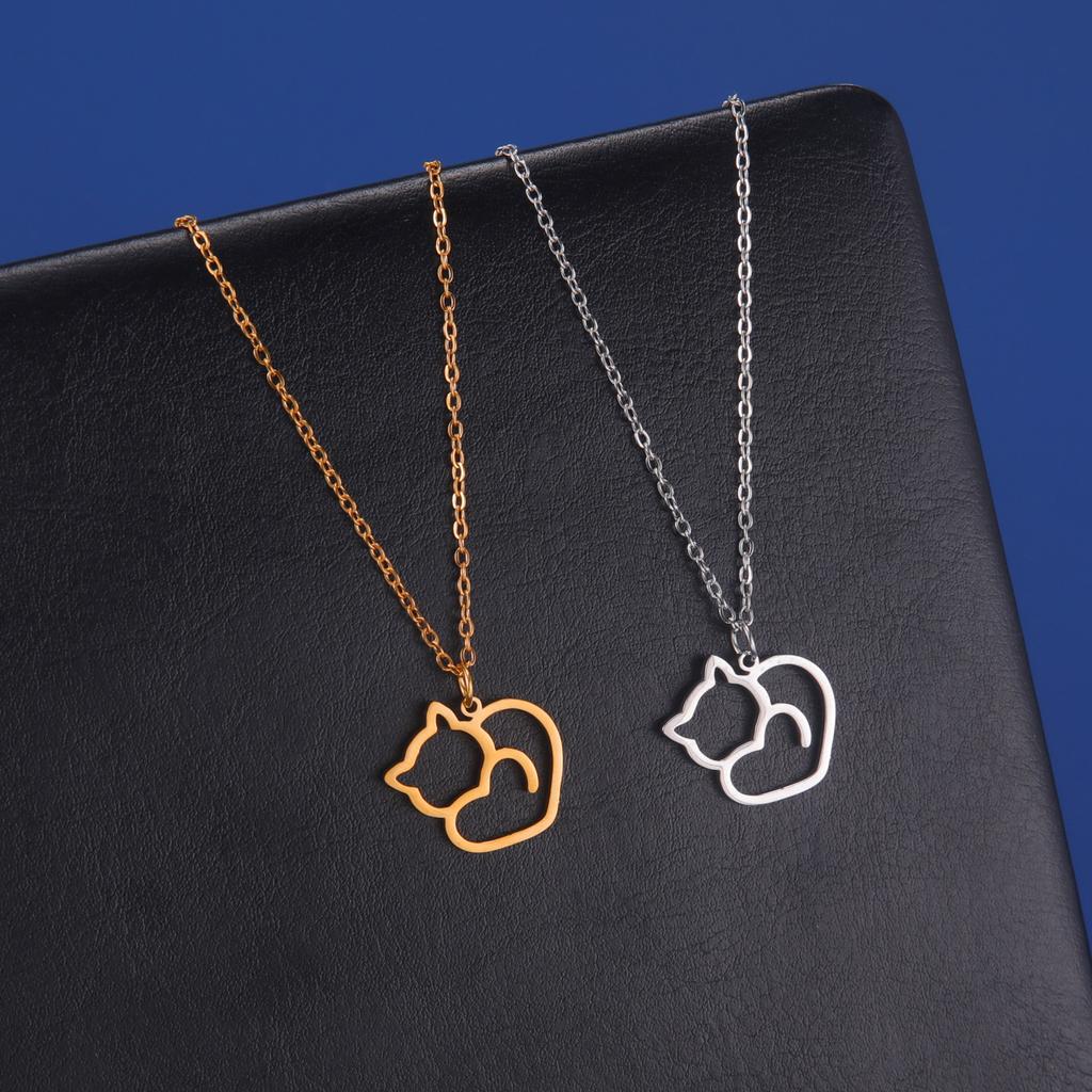 Cazador Cat Kitten Heart Paw Footprint Pendant Necklaces for Women Animal Jewelry Stainless Steel Neck Chain Necklace Gift 2026