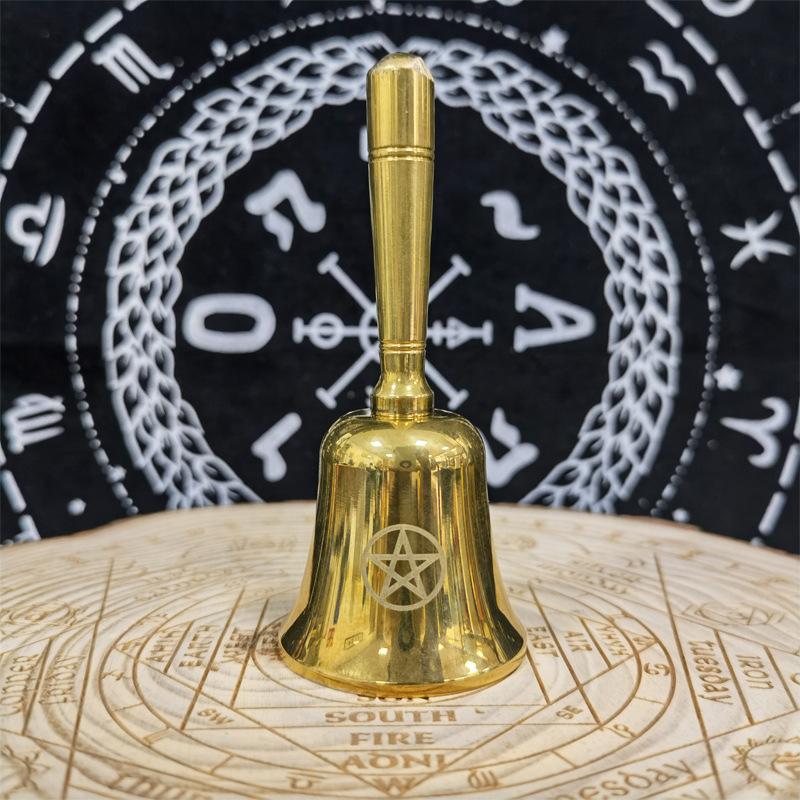 

Латунный пентаграммный ручной алтарный колокольчик ритуальный звон для гадания медитация пентакль викка колдовские принадлежности для таро аксессуары