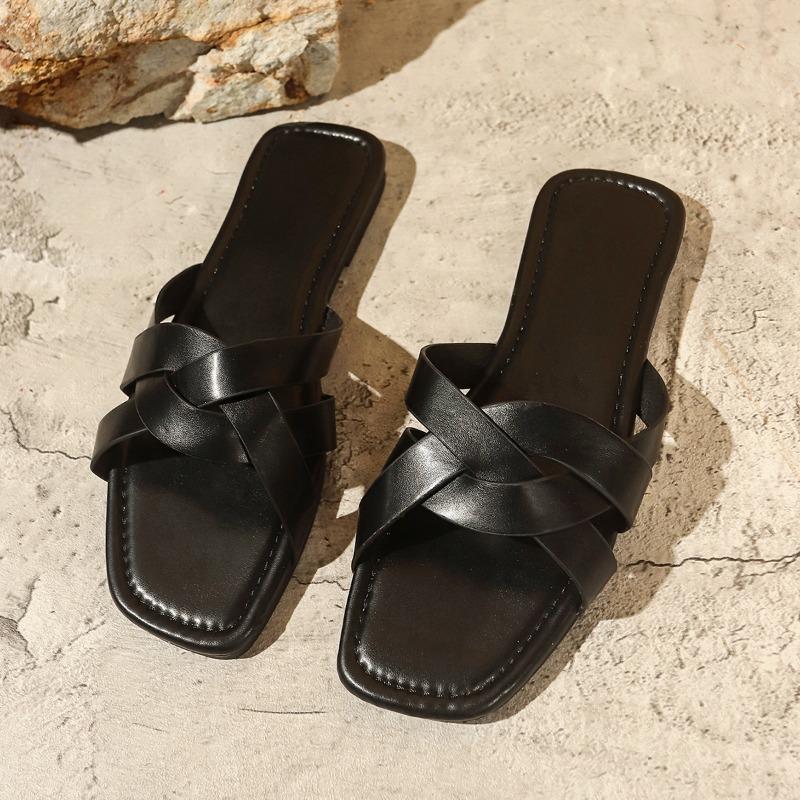 Fashion Flat Slippers 2025 Square Toe Summer Outside Fashion Slip Sandals New Beach French Premium Open Toe