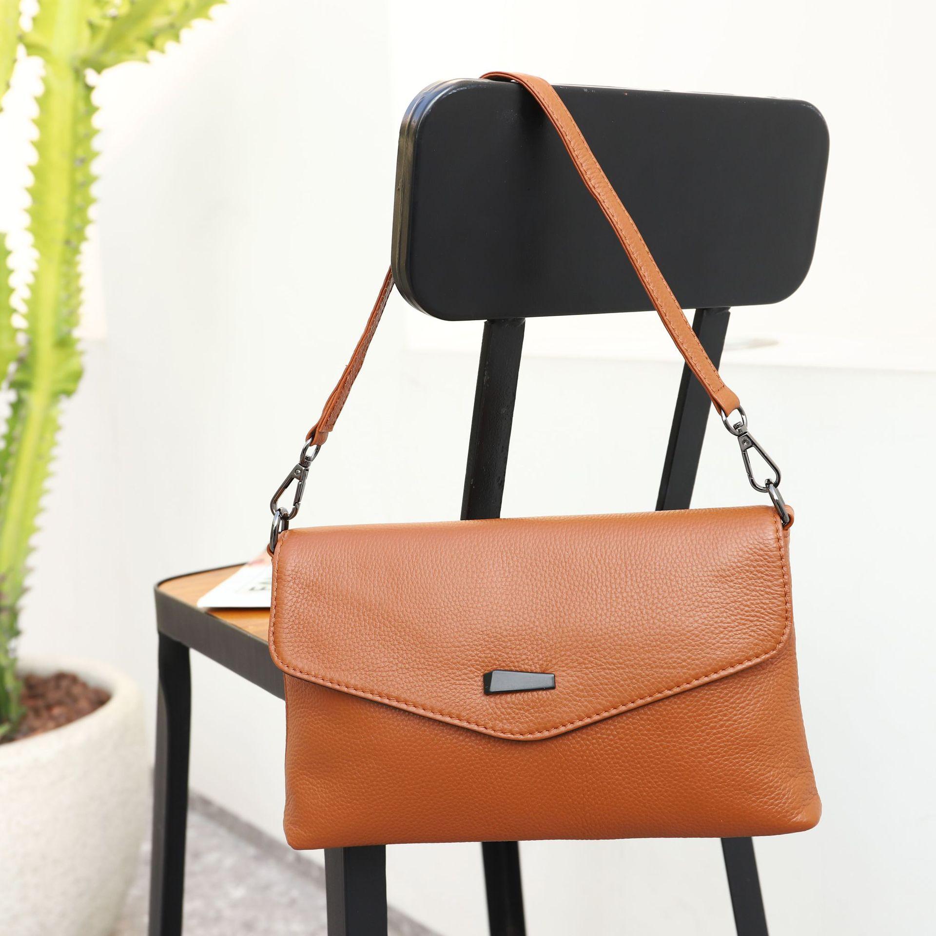 

Manufacturer Genuine Leather Women s Bags Fashionable Hand-held Shoulder Trendy Envelope Crossbody Length 28, Width 4, Height 16cm