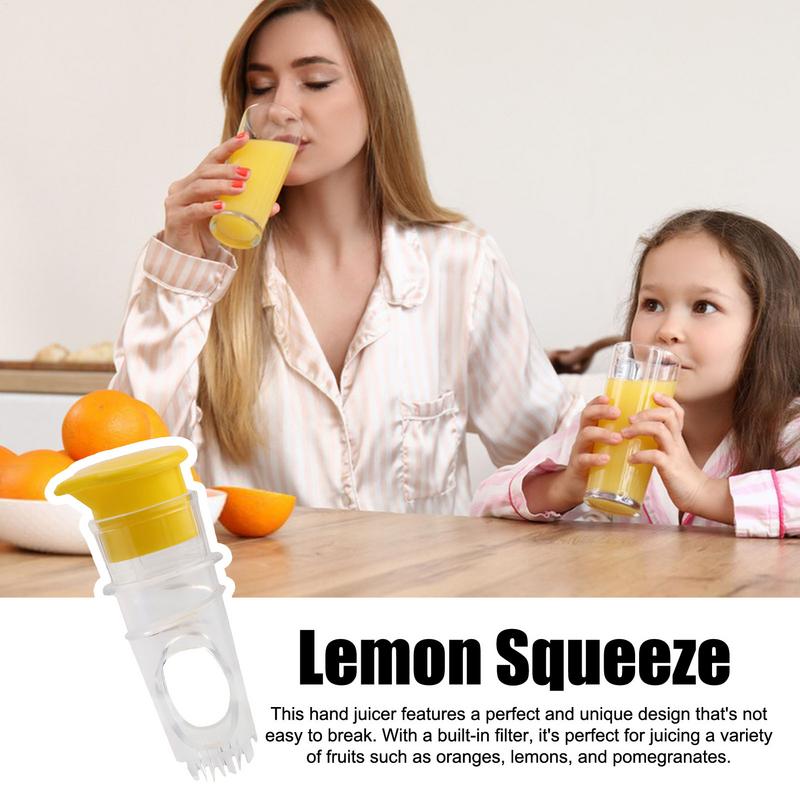 Hot Sale Manual Lemon Juicer Portable Squeezer Fruit Juicer Screw Top Manual Juices Reamer Built In Filter For Home Travel Camp