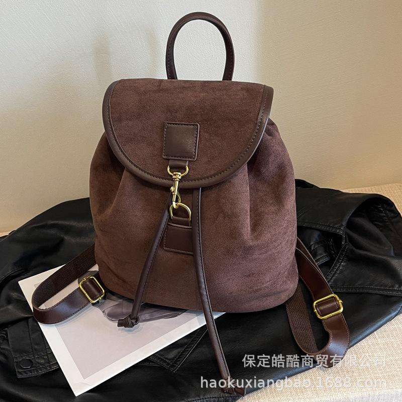 Large capacity bag 2025 new casual versatile backpack women's portable bucket bag matte retro going out backpack