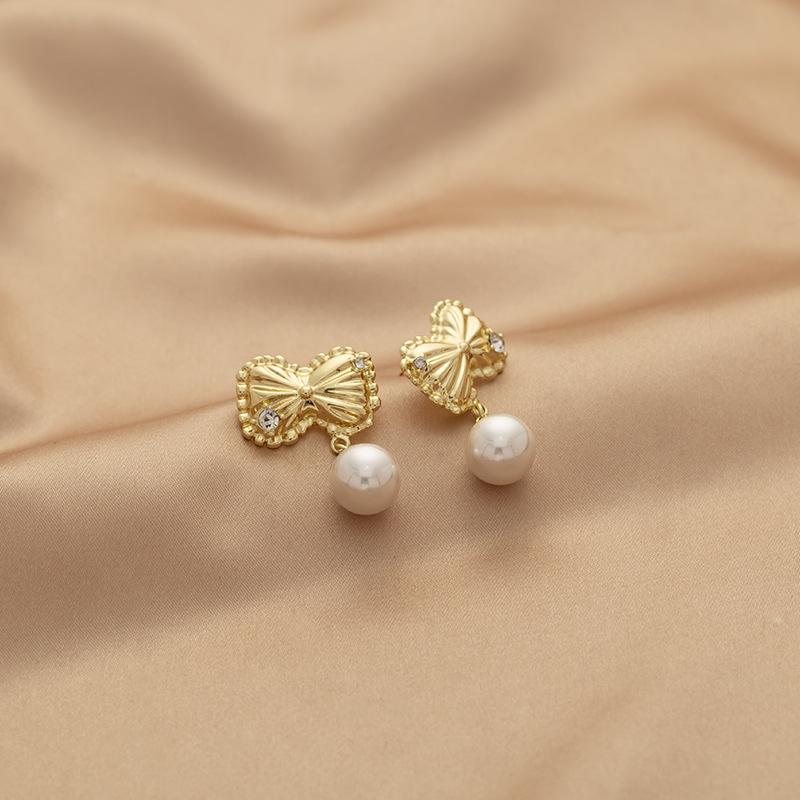 Exquisite Rhinestone Bow Pendant Imitation Pearl Mosquito for Women Ear Pierceless Ear Clips
