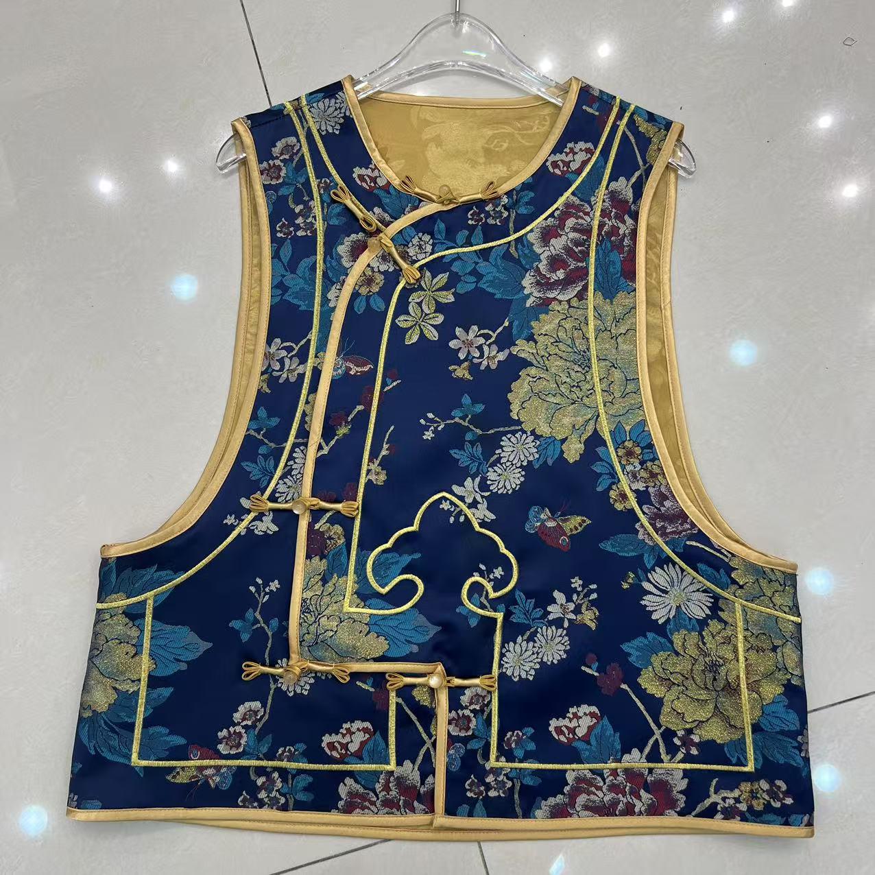 

8804 Chinese Style Vest for Middle-aged Women: Autumn & Spring Frog Button Thin Gilet. 4XL 160 jin