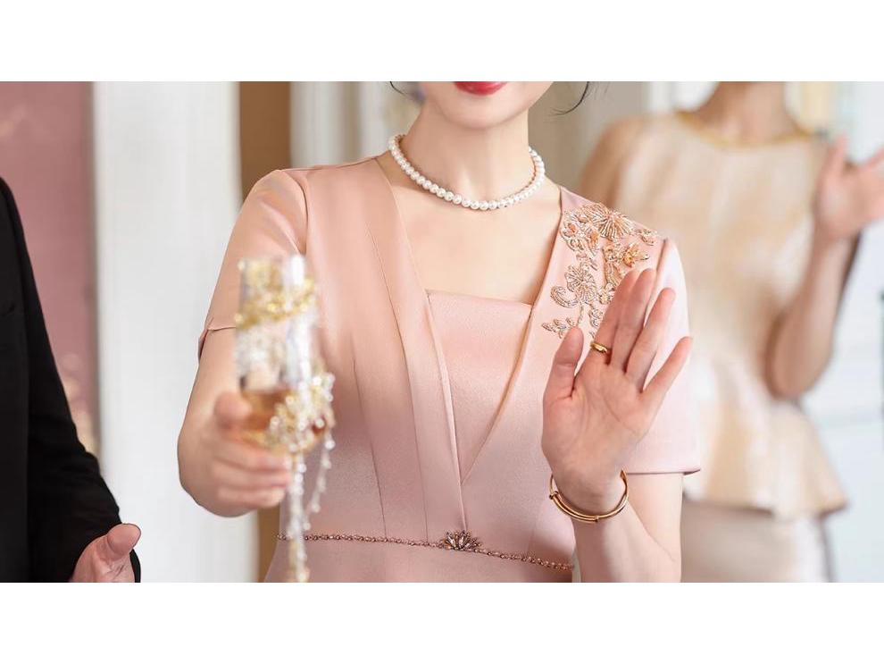 NRM8001 Elegant Pink Wedding Banquet Dress for Mother of the Bride, 2026 New Style