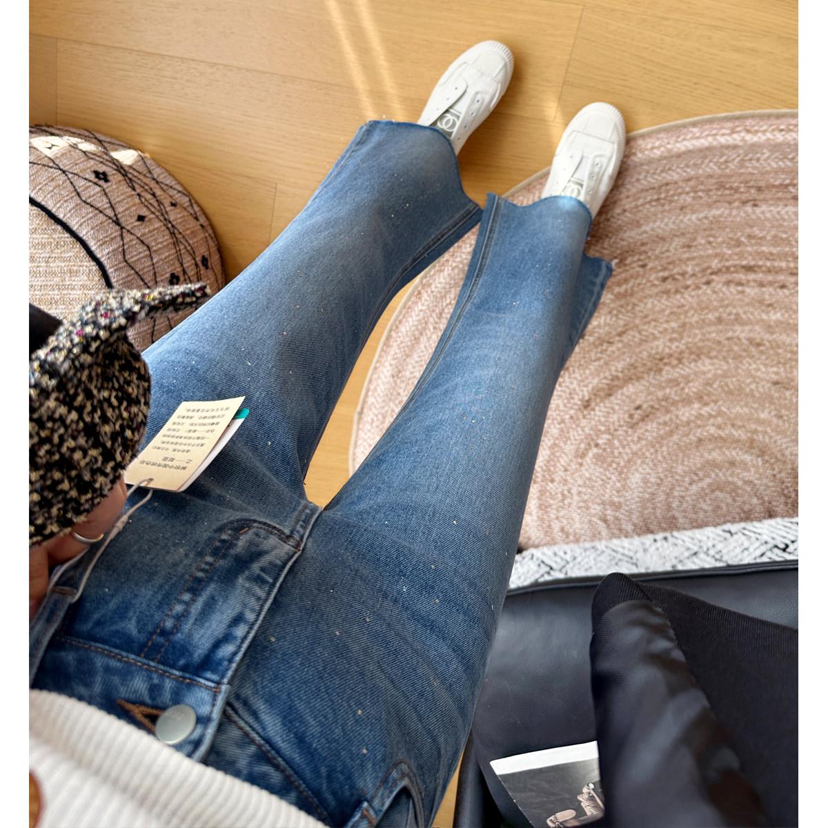 2026 Spring/Summer Sequined Micro-Flare Jeans - Women s Slimming Cropped Flare Pants with Raw Hem and Starry Sparkle 27