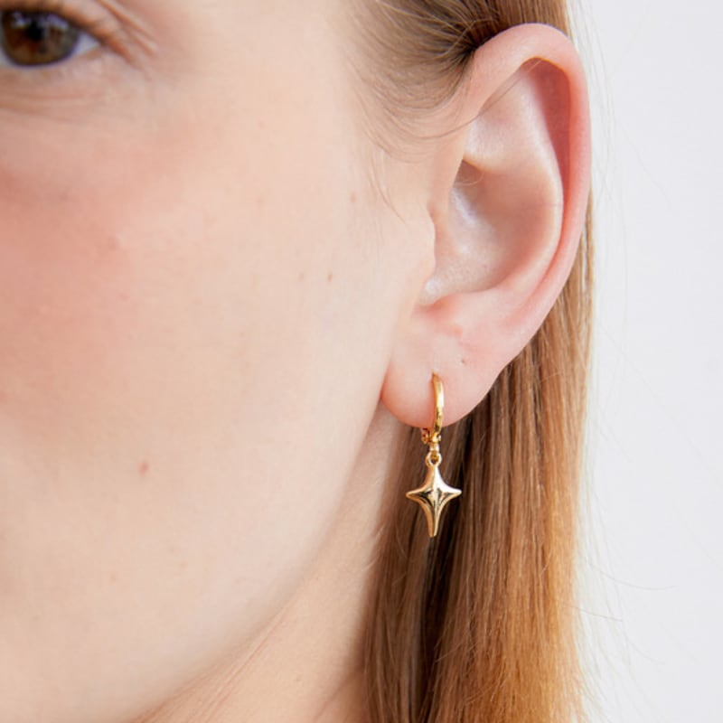 

halden hanging star pendant one touch earrings (E039_gold) gold
