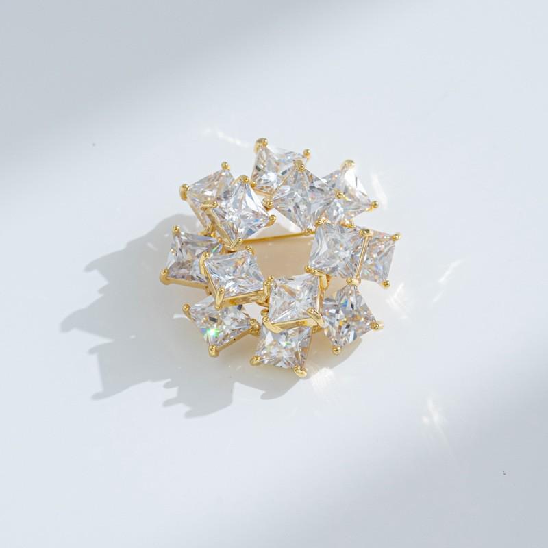 Bo Xin Yun Luxury Zircon Brooch - Shiny Square  Round Ring Design for Coats