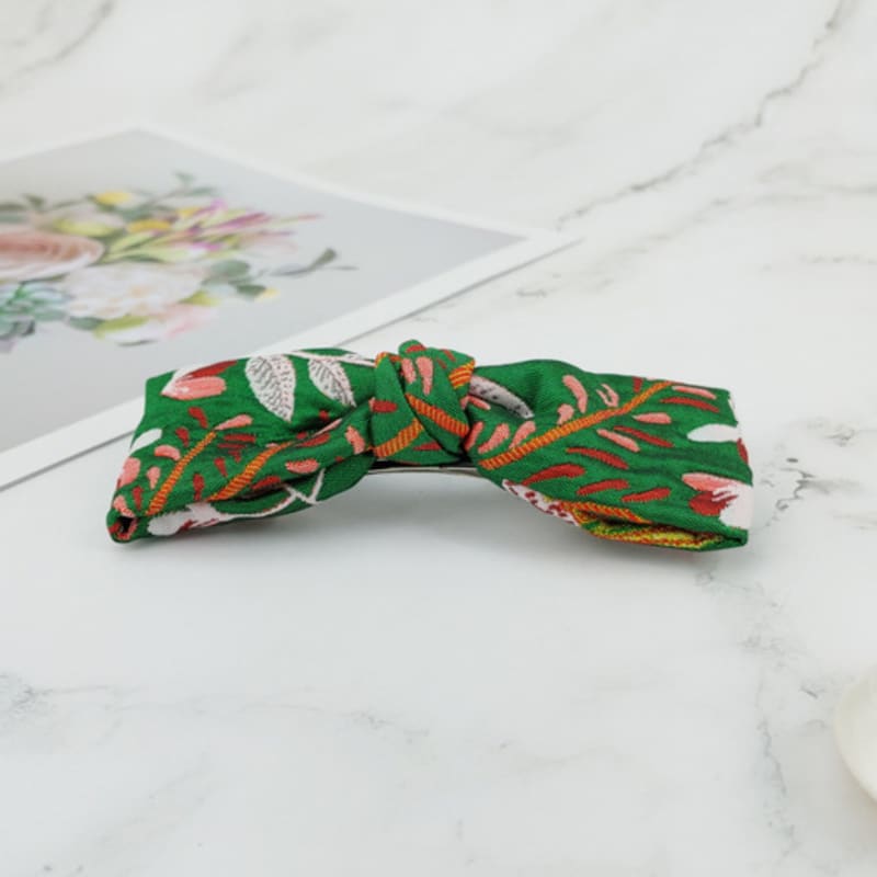 MAIA Rose Jacquard Ribbon Pin - D Green