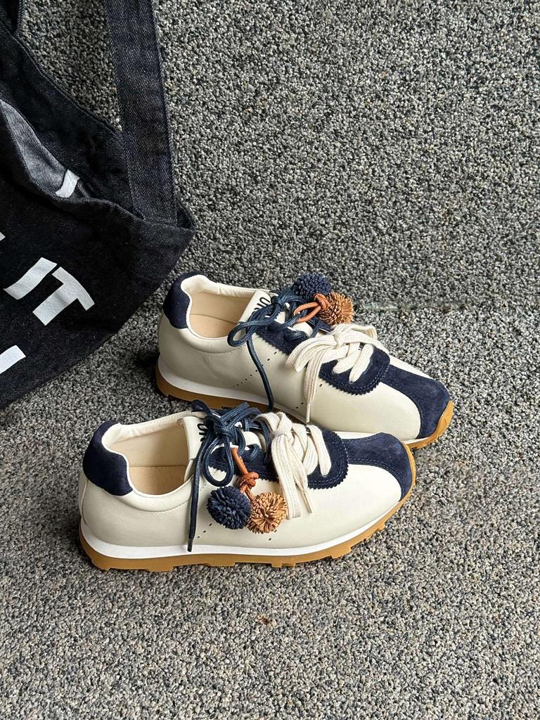 Soft-soled comfortable German training shoes women's 2025 autumn new flat-soled leather little white shoes lace-up round head non-slip Forrest Gump