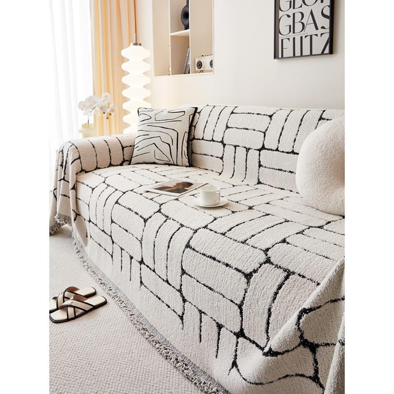 Wabi-sabi Style Half-velvet Sofa Cushion Cover Minimalist One-piece Autumn and Winter Universal Cover Blanket