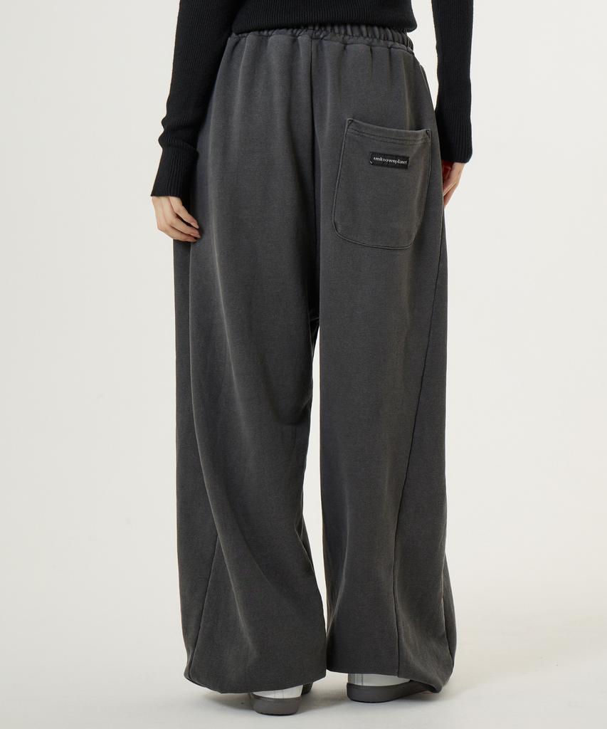 UNKNOWN PLANET [Fleece-Lined] Side Cut Pigment Sweatpants Charcoal