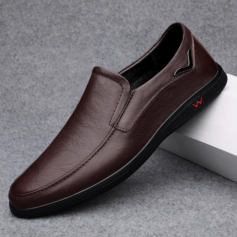All-Season Men's Leather Shoes: Trendy British Style, Large Size Dad Shoes, Casual and Stylish.