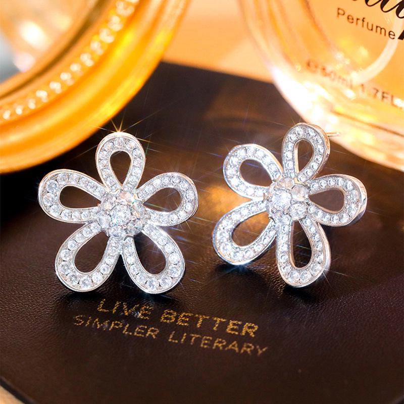 2023 Trendy Elegant S925 Sterling Silver Floral Hollow Stud Earrings