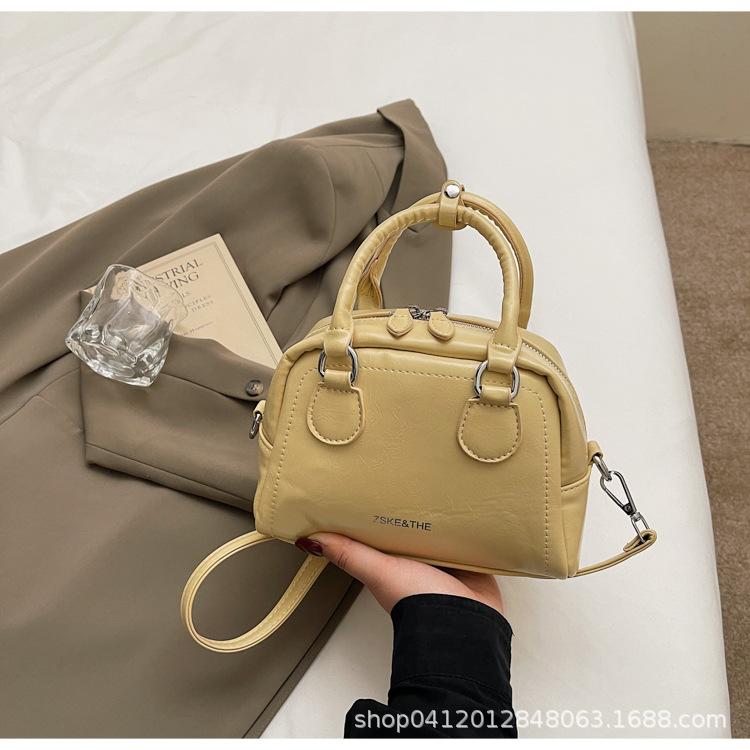 

Premium sense retro bag women 2025 new simple commuter pillow bag spring and summer temperament casual messenger bag handbag